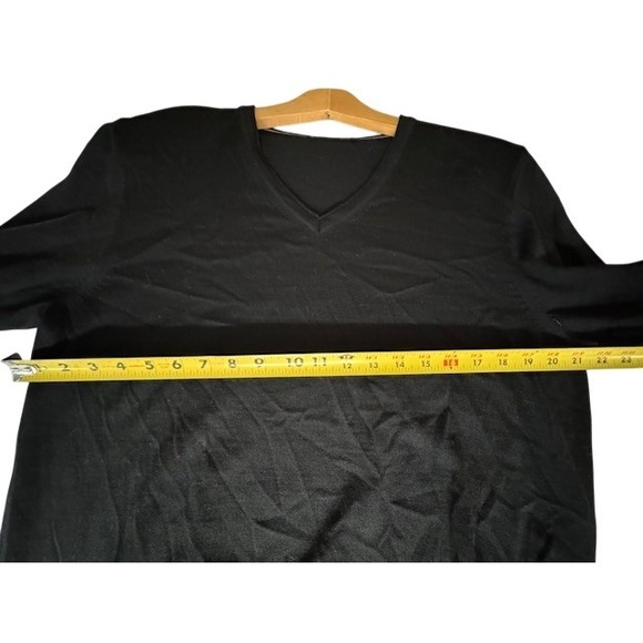 Hugo Boss Slim Fit Extra Fine Merino Wool Black V-Neck Sweater - XL - Picture 5 of 10